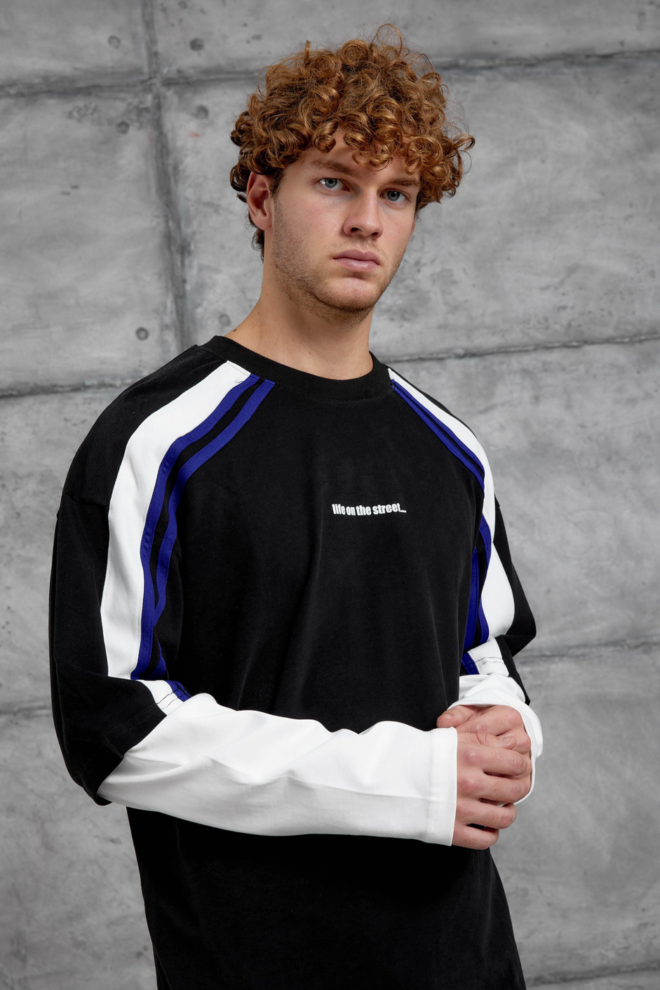 Siyah LİFE ON THE STREET PARÇA KOLLU SWEATSHİRT