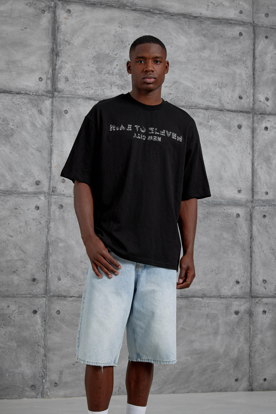 Siyah Nine To Eleven Yazılı Oversize Tshirt