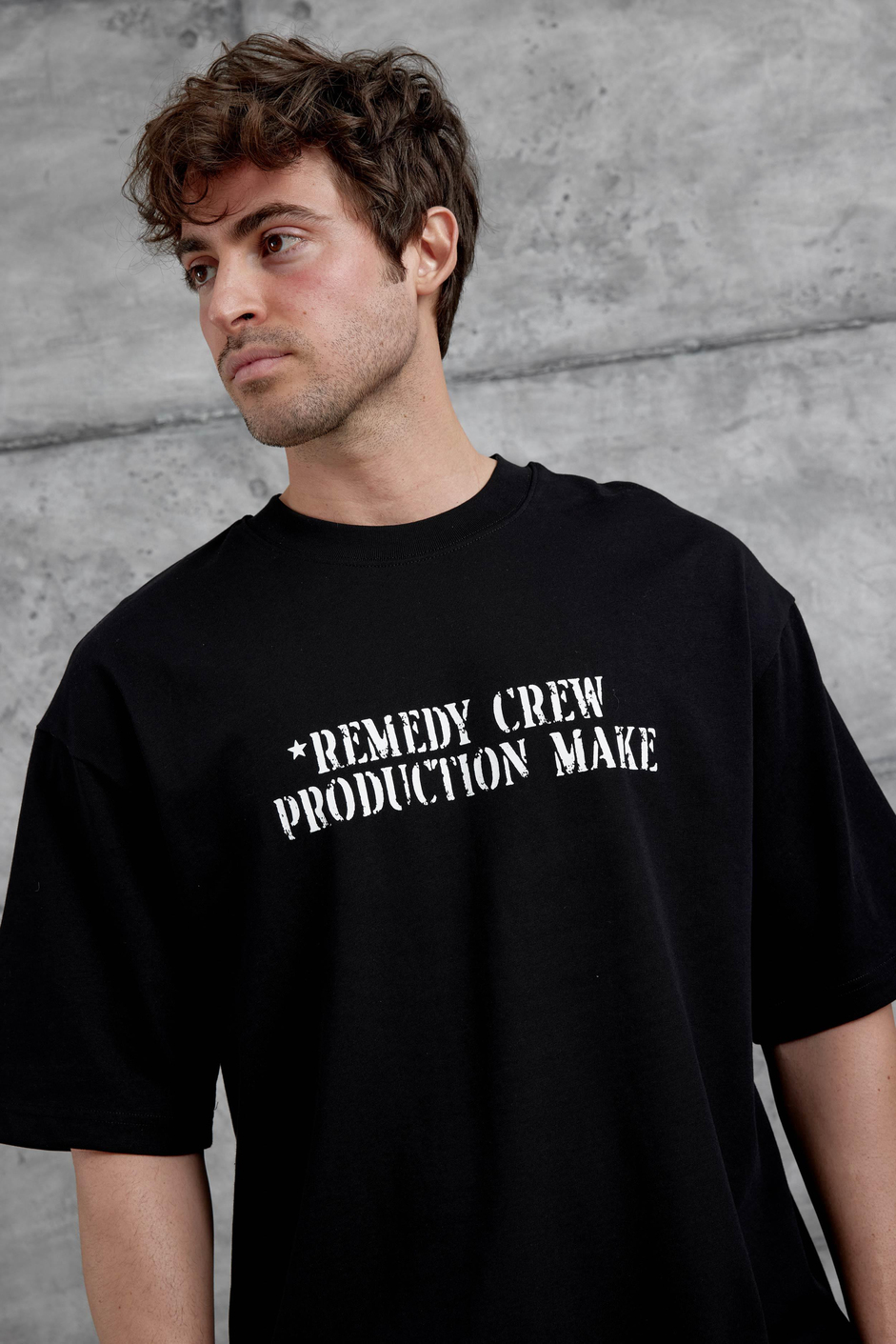 Siyah Remendy Crew Yazılı Oversize Tshirt
