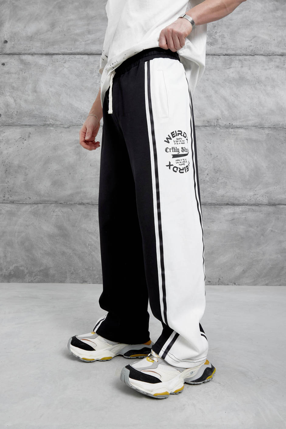 Siyah Weirdx Yazılı Baggy Eşofman
