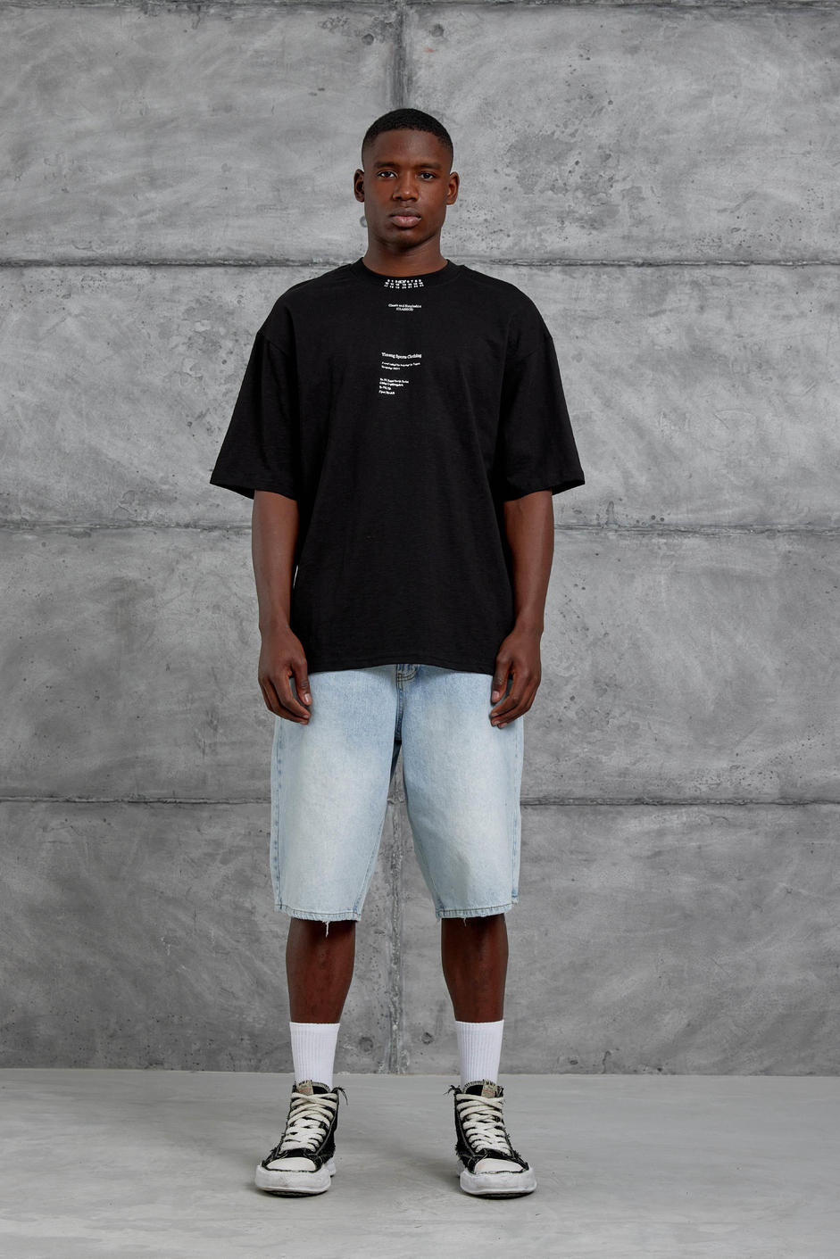 Siyah Yakada Rakam Baskılı Oversize Tshirt