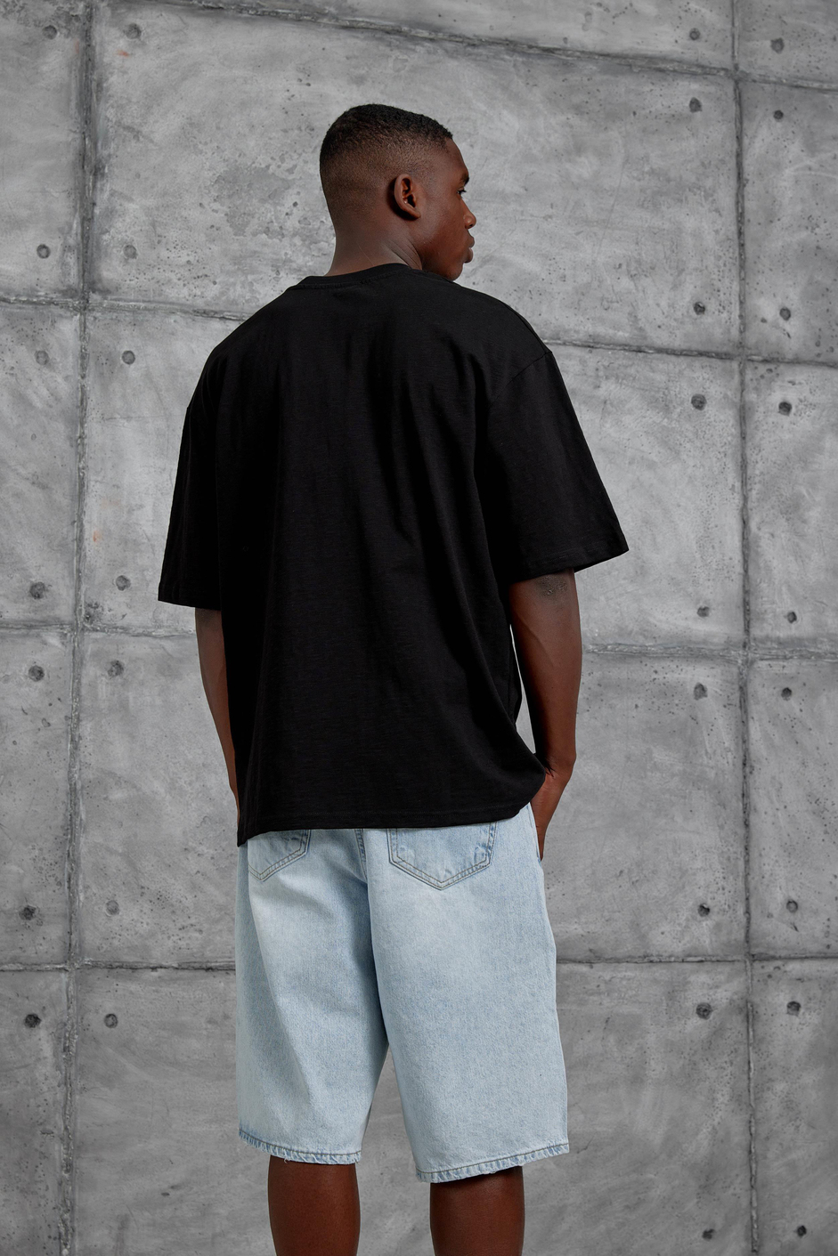 Siyah Yakada Rakam Baskılı Oversize Tshirt