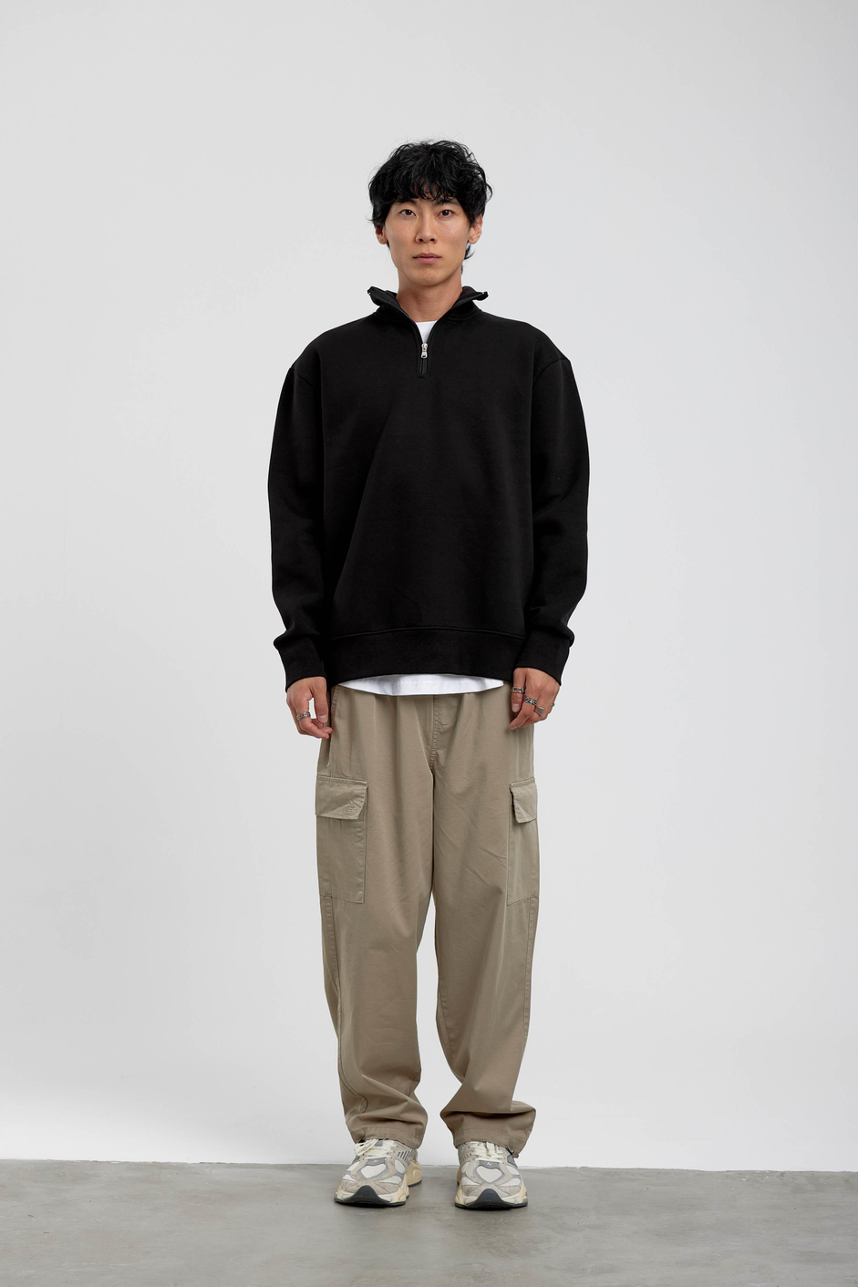 Siyah Yakası Fermuarlı Basic Şardonlu Sweatshirt
