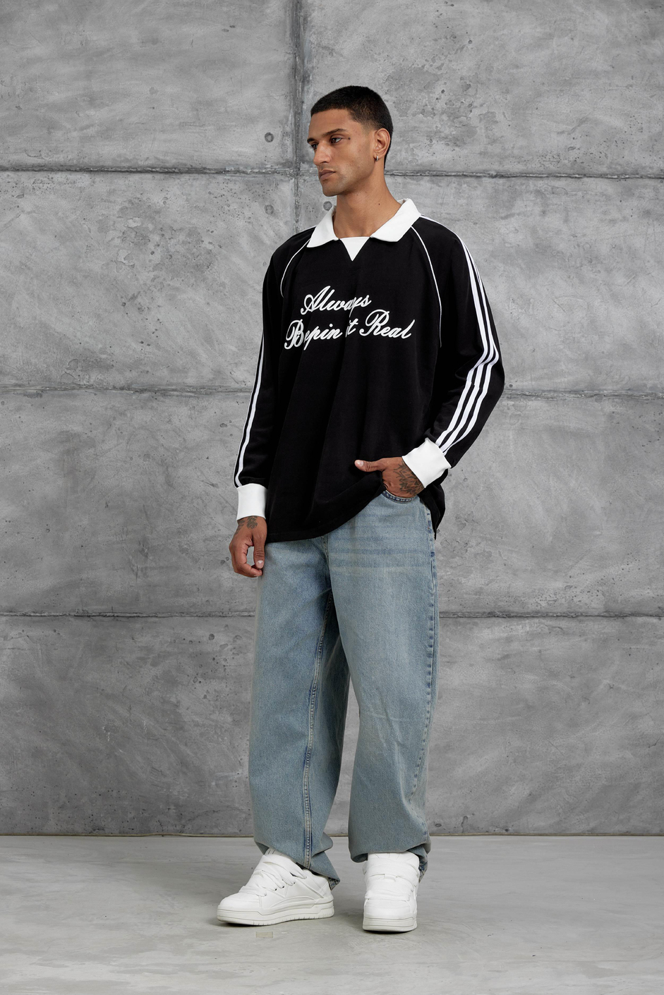 Siyah Yazı Detaylı Polo Yaka Oversize Sweatshirt