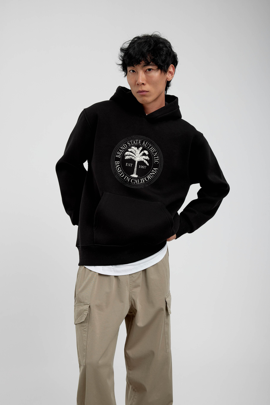 Siyah Yazılı Palmiye Baskılı Kapüşonlu Sweatshirt
