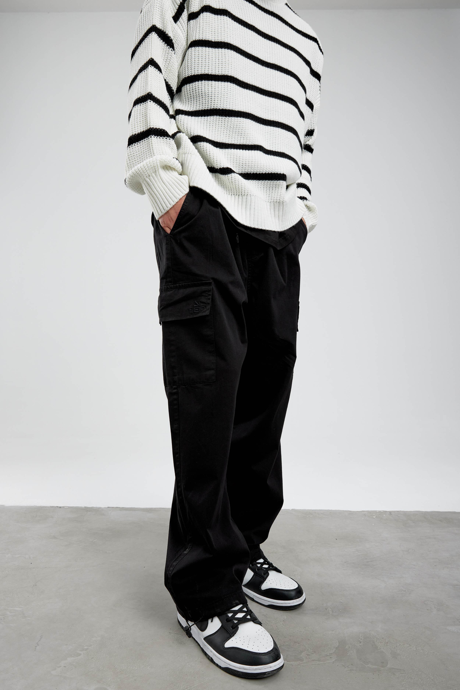 Siyah Yp Paçası Büzgülü Kargo Pantolon