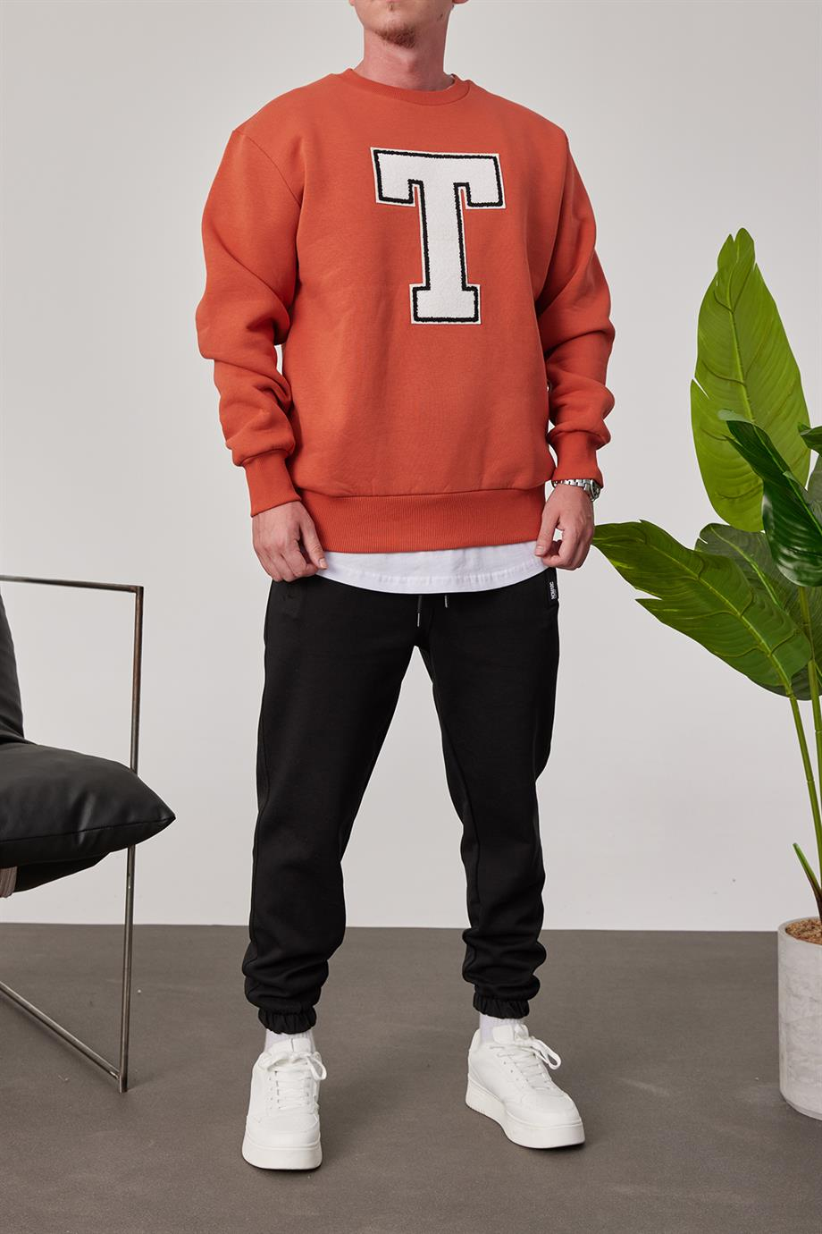 T Harf Baskılı Kiremit Sweatshirt