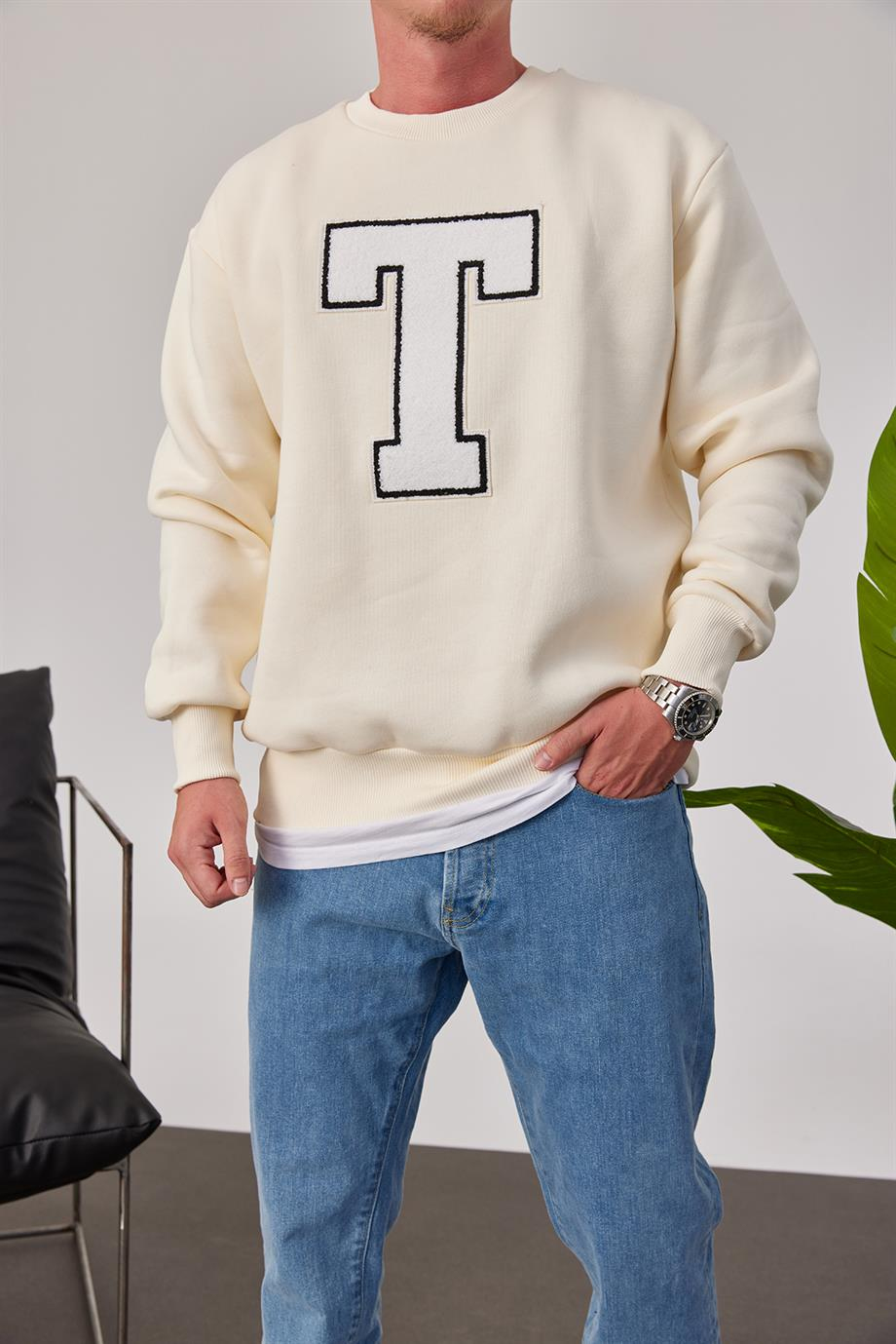 T Harf Baskılı Krem Sweatshirt