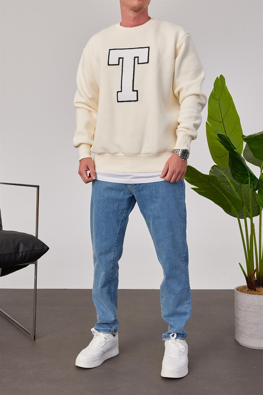 T Harf Baskılı Krem Sweatshirt