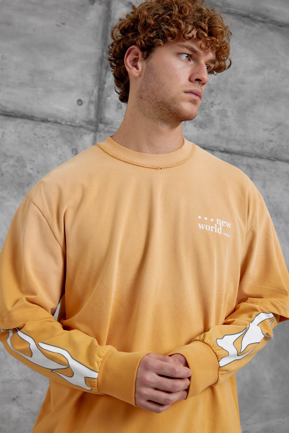 Turuncu KOLU ALEV BASKILI OVERSİZE SWEATSHIRT