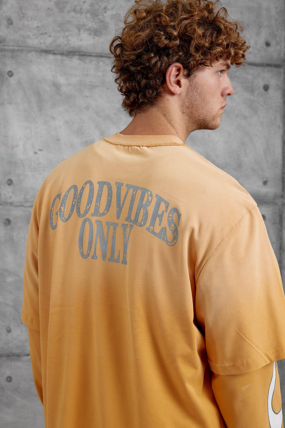 Turuncu KOLU ALEV BASKILI OVERSİZE SWEATSHIRT