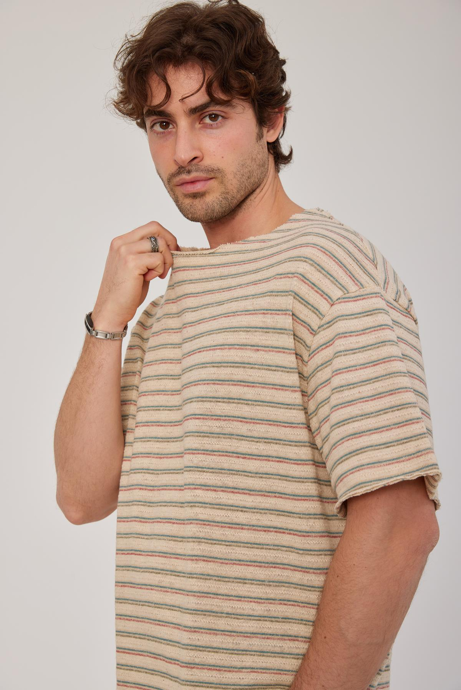 Yakası Ribanasız Renkli Çizgili Tshirt