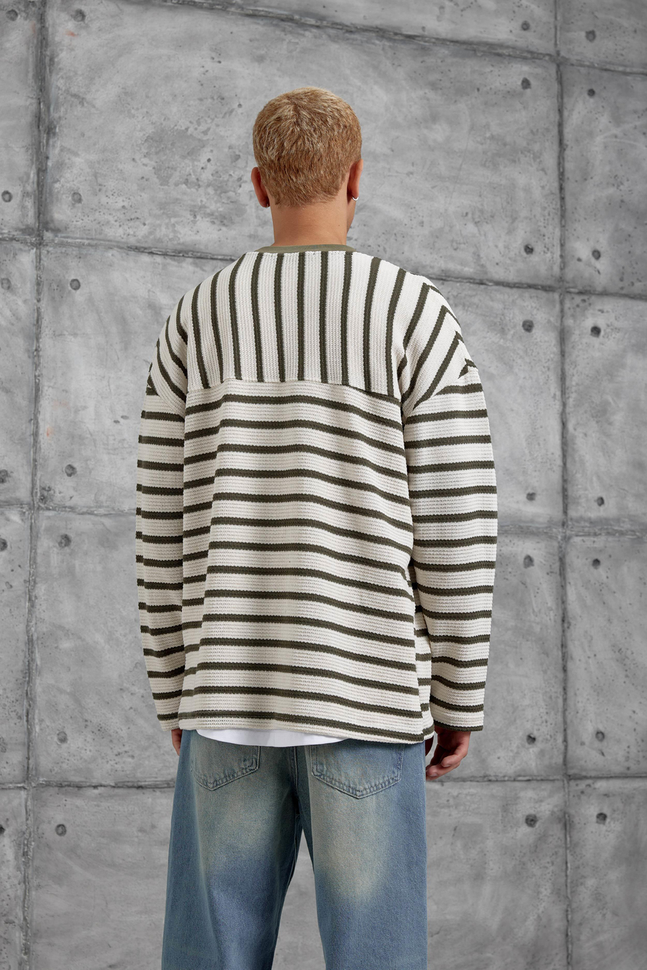 Yeşil ÇİZGİLİ V YAKA SWEATSHİRT