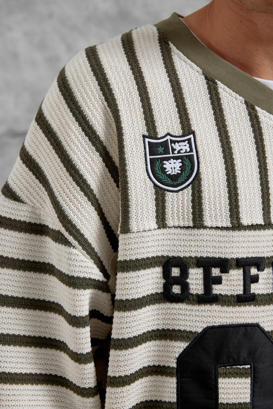 Yeşil ÇİZGİLİ V YAKA SWEATSHİRT