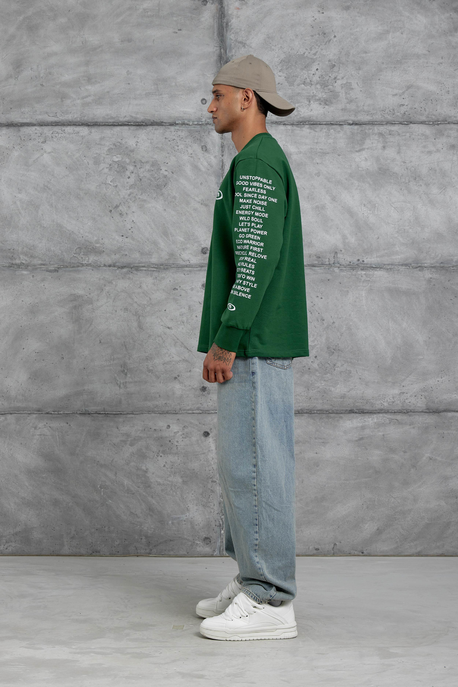 Yeşil Kolda Yazı Detaylı Oversize Sweatshirt