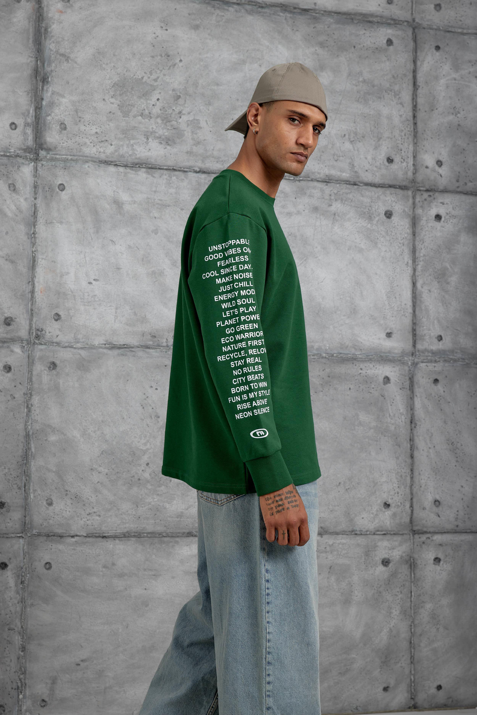 Yeşil Kolda Yazı Detaylı Oversize Sweatshirt
