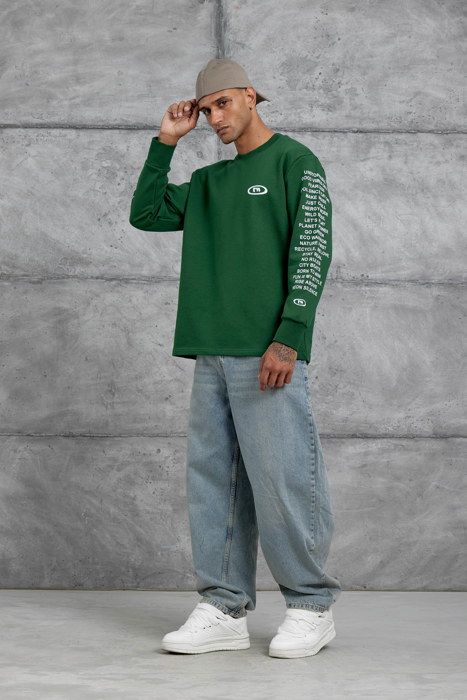 Yeşil Kolda Yazı Detaylı Oversize Sweatshirt