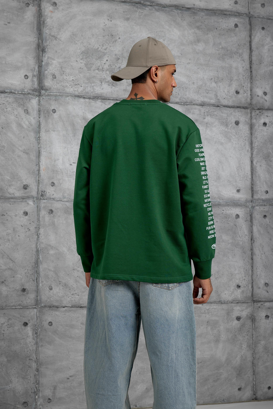 Yeşil Kolda Yazı Detaylı Oversize Sweatshirt