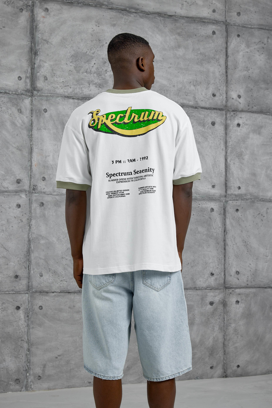 Yeşil Yakalı Spectrum Yazılı Oversize Tshirt