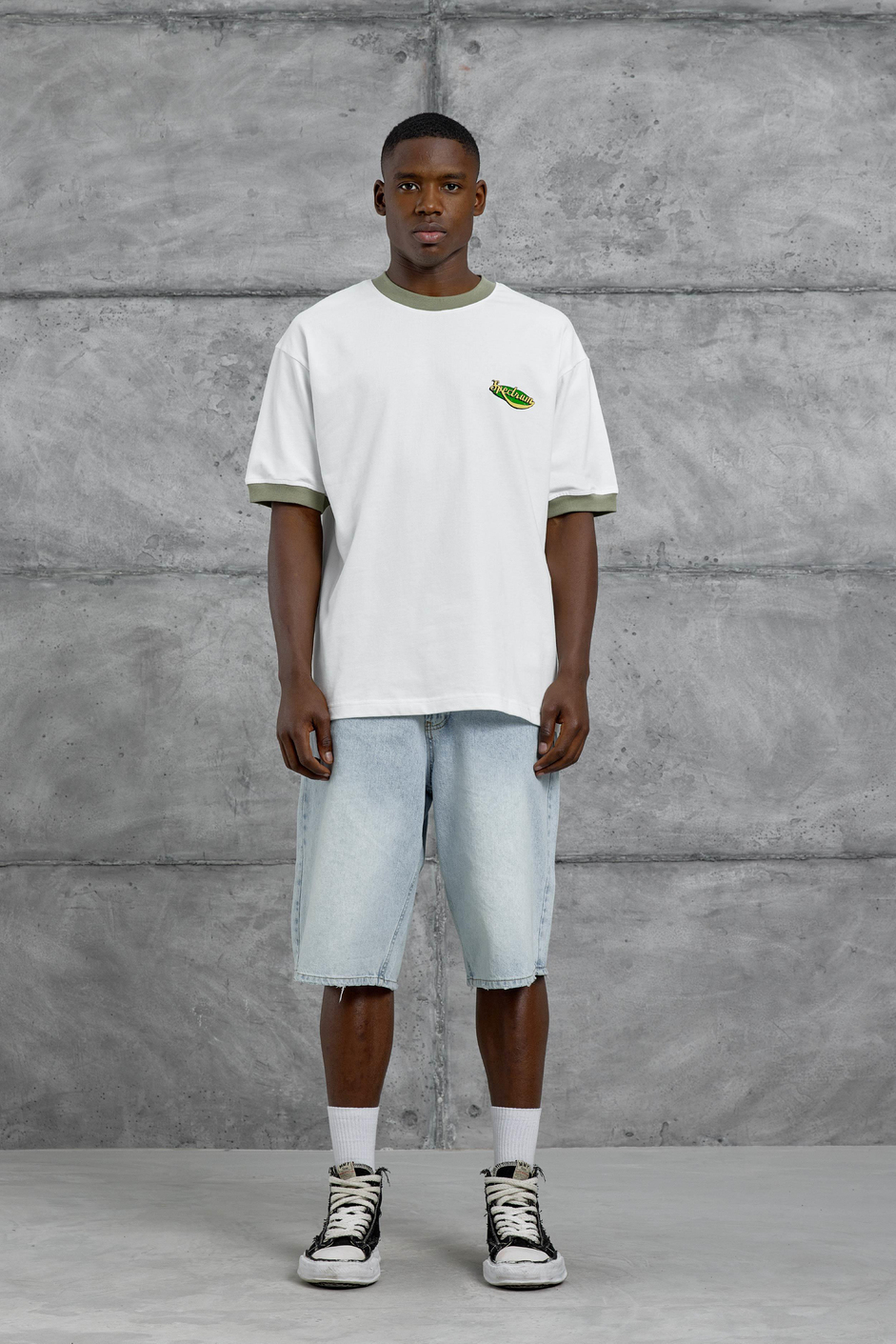 Yeşil Yakalı Spectrum Yazılı Oversize Tshirt