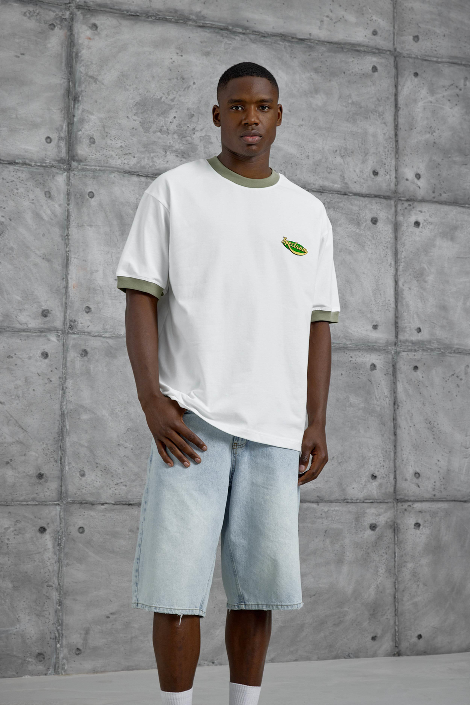 Yeşil Yakalı Spectrum Yazılı Oversize Tshirt