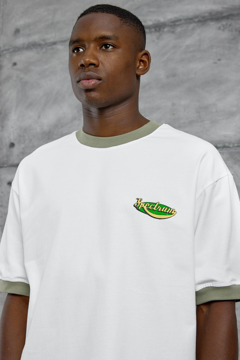 Yeşil Yakalı Spectrum Yazılı Oversize Tshirt