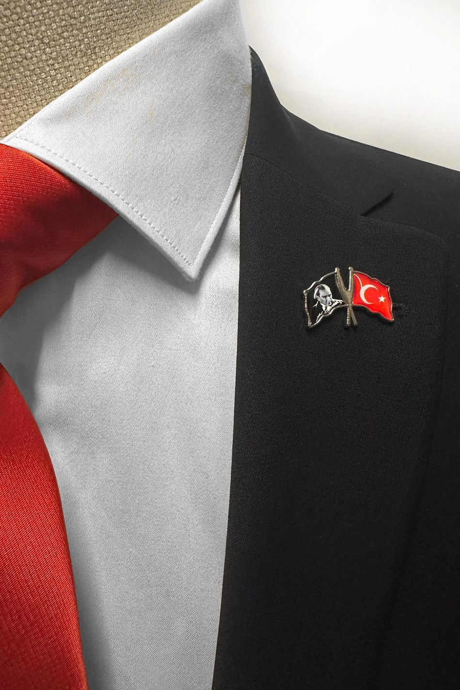 Gümüş Renk Atatürk ve Türk Bayrağı Yaka İğnesi YI412