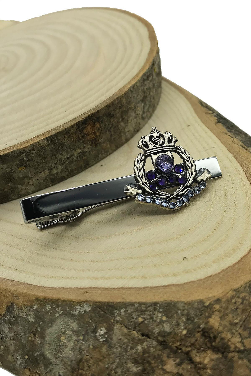 Gümüş Renk Mor Taşlı Kral Tacı Motif Kravat İğnesi KIY598