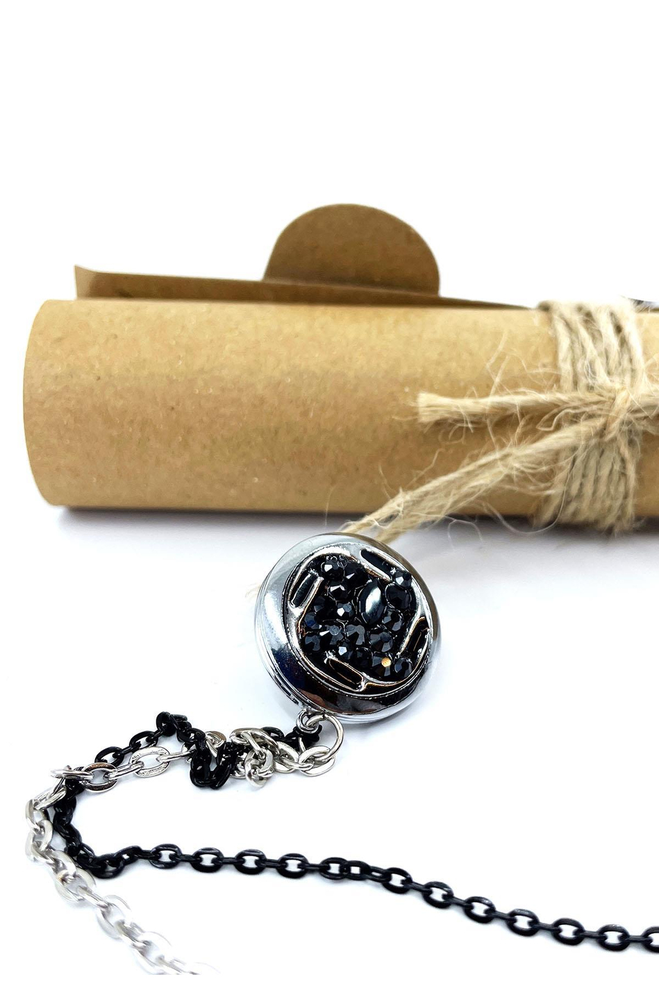 Gümüş Renk Siyah Taşlı Ceket Yaka İğnesi YI389