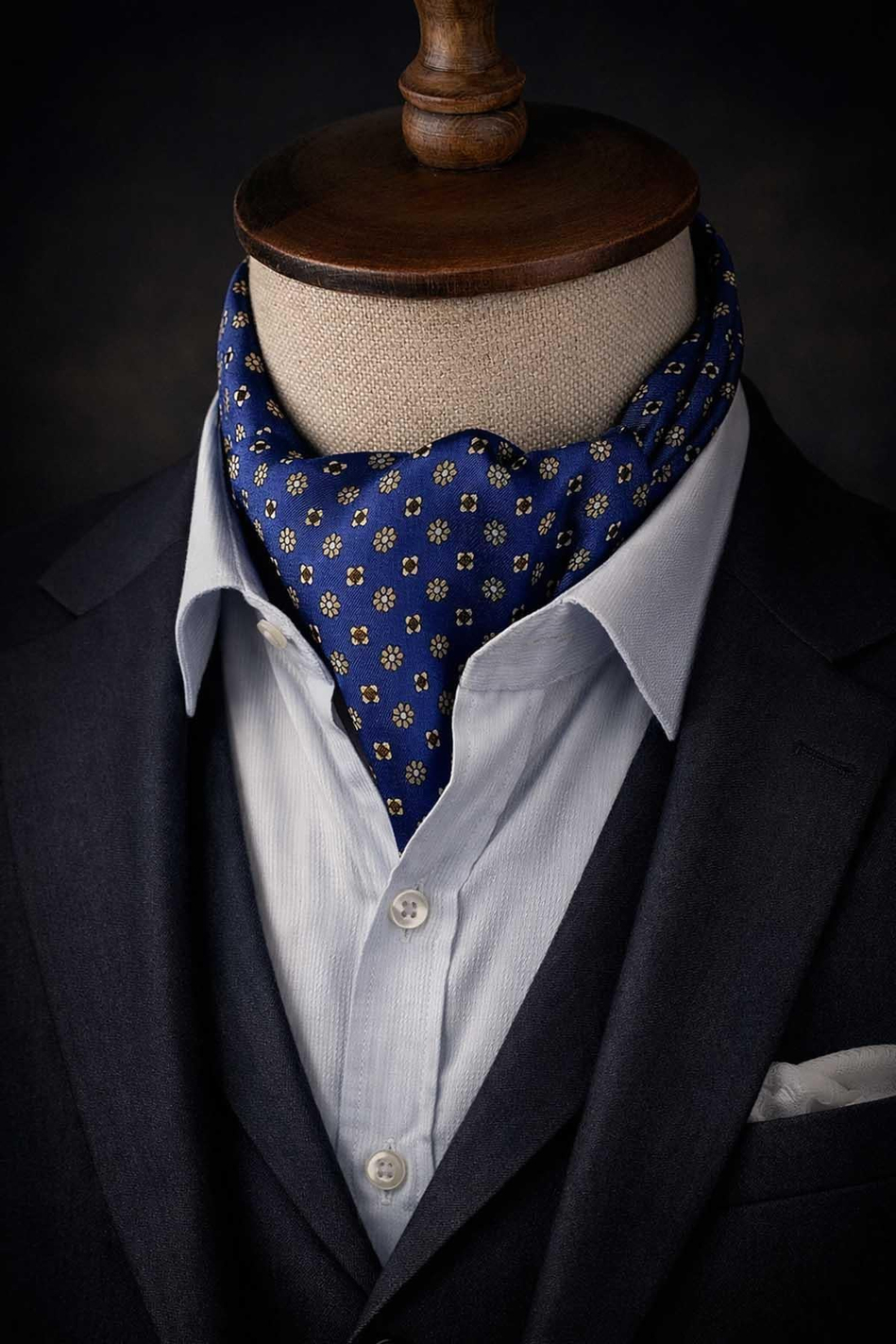Küçük Desen Mavi İtalyan İpek Ascot Kravat SAC09