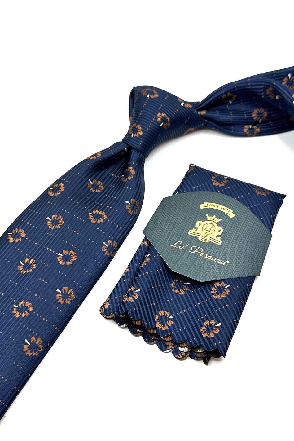 Lacivert Çiçek Desen Mendilli Klasik Kravat KK13022
