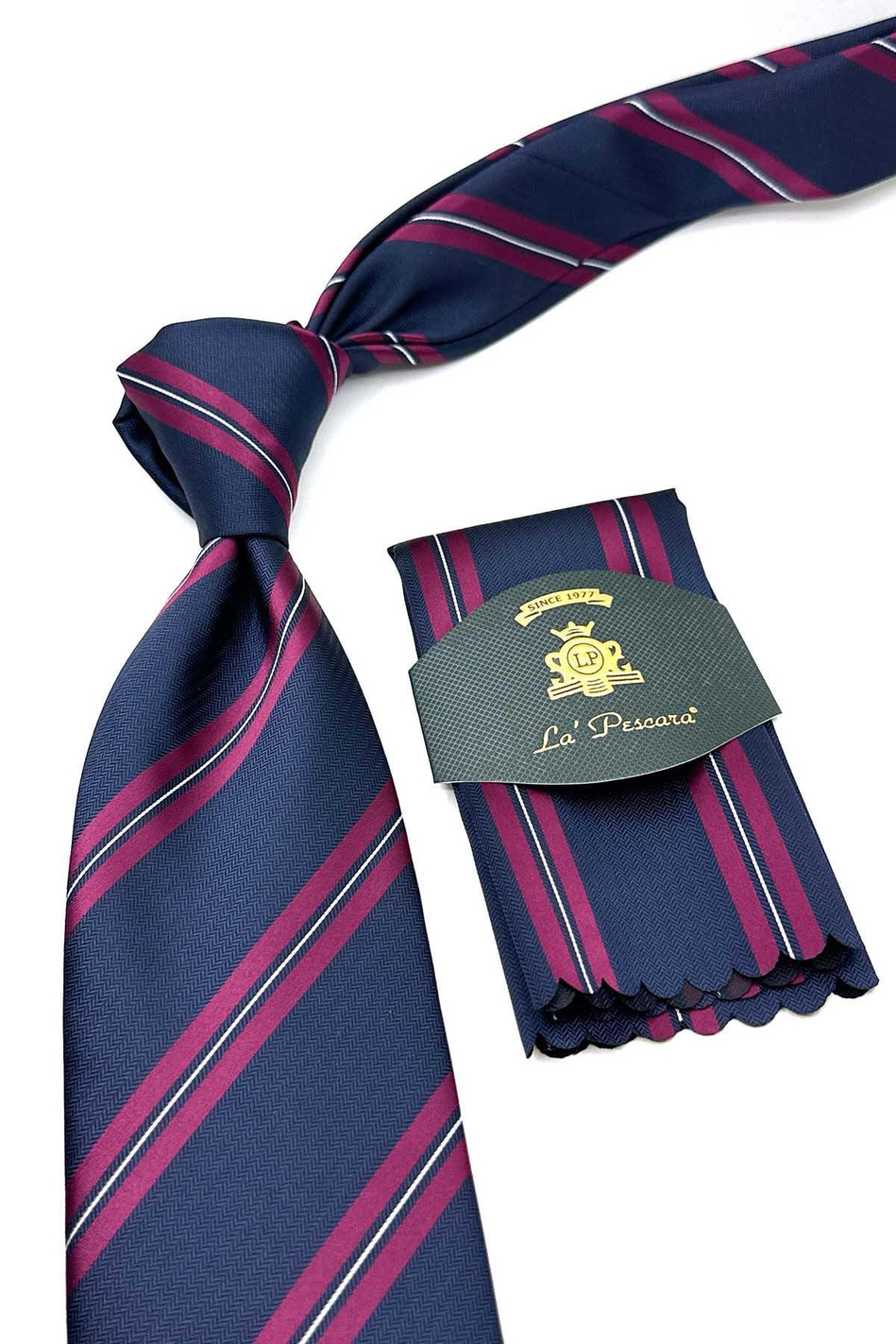 Lacivert Çizgi Desen Mendilli Klasik Kravat KK12823