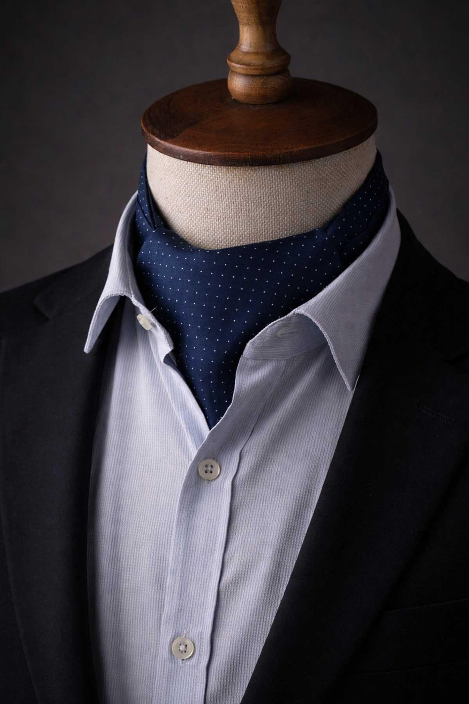 Nokta Desen Lacivert İtalyan İpek Ascot Kravat SAC32