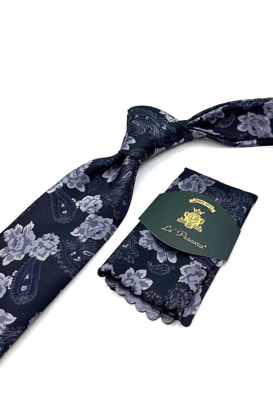 Siyah Çiçek Desen Mendilli Klasik Kravat KK13142