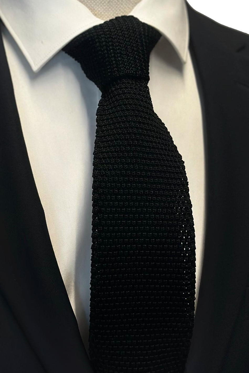 Siyah Düz Üçgen Örgü Kravat ÖR8319