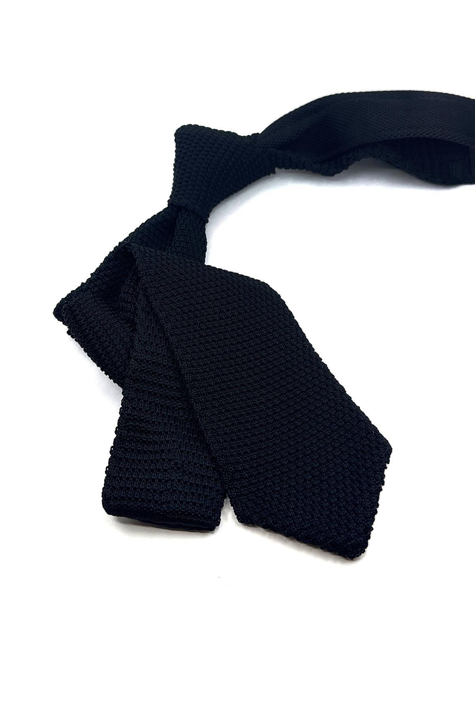 Siyah Düz Üçgen Örgü Kravat ÖR8319