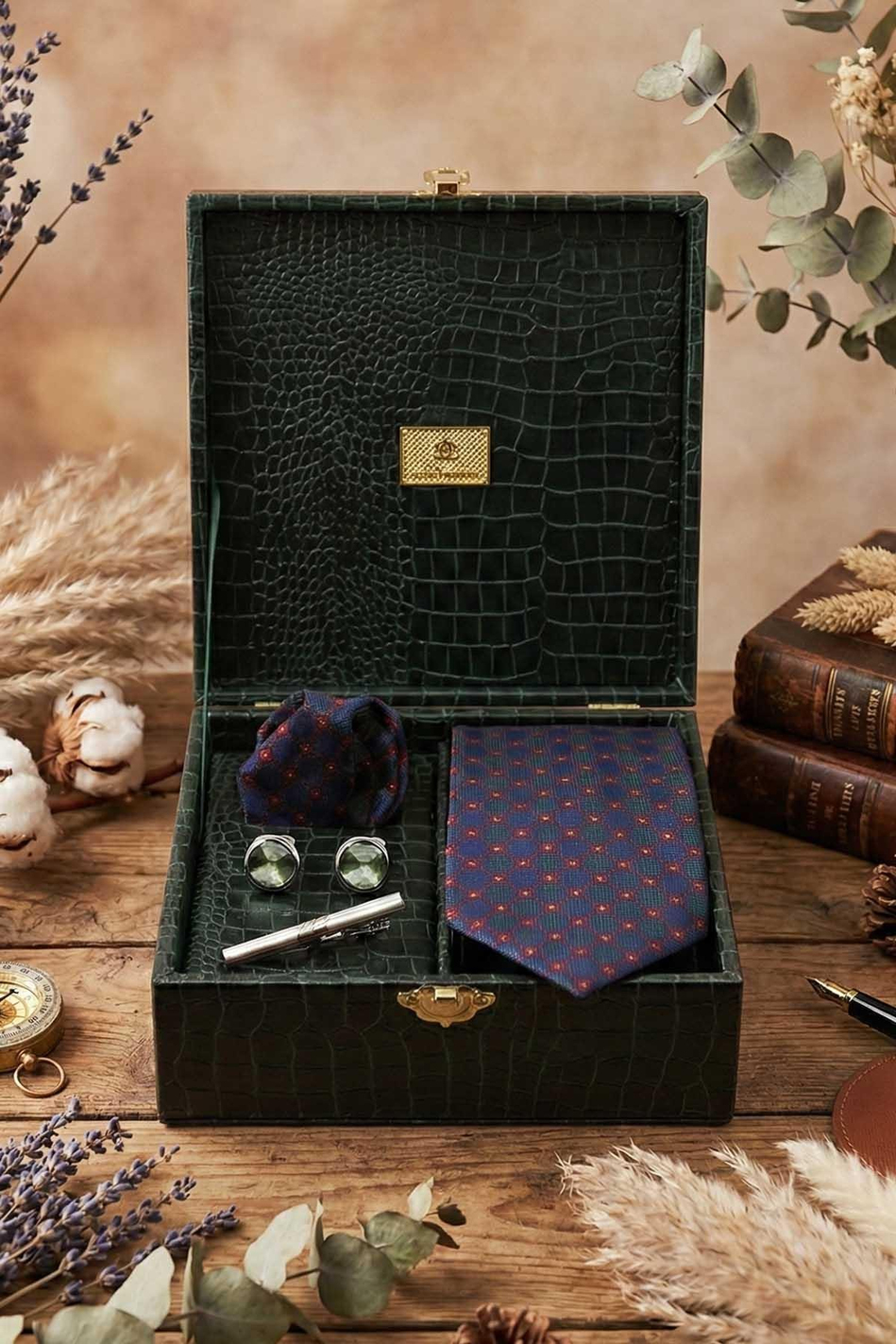 Yeşil Erkek Hediye Kutusu - Mendilli Kravat Kol Düğmesi Kravat İğnesi KMK110