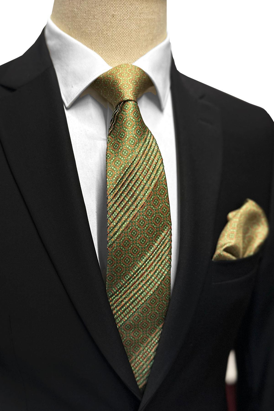 Yeşil Küçük Desen İtalyan İpek Piliseli Kravat EST162