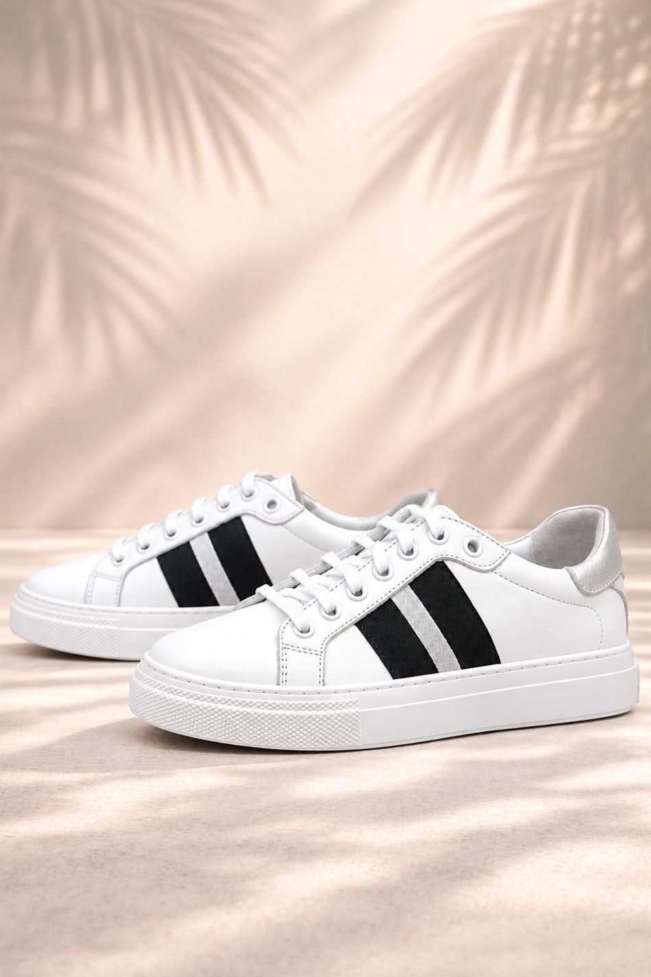 Hakiki Deri Beyaz Siyah Desenli Kadın Sneaker Ayakkabı