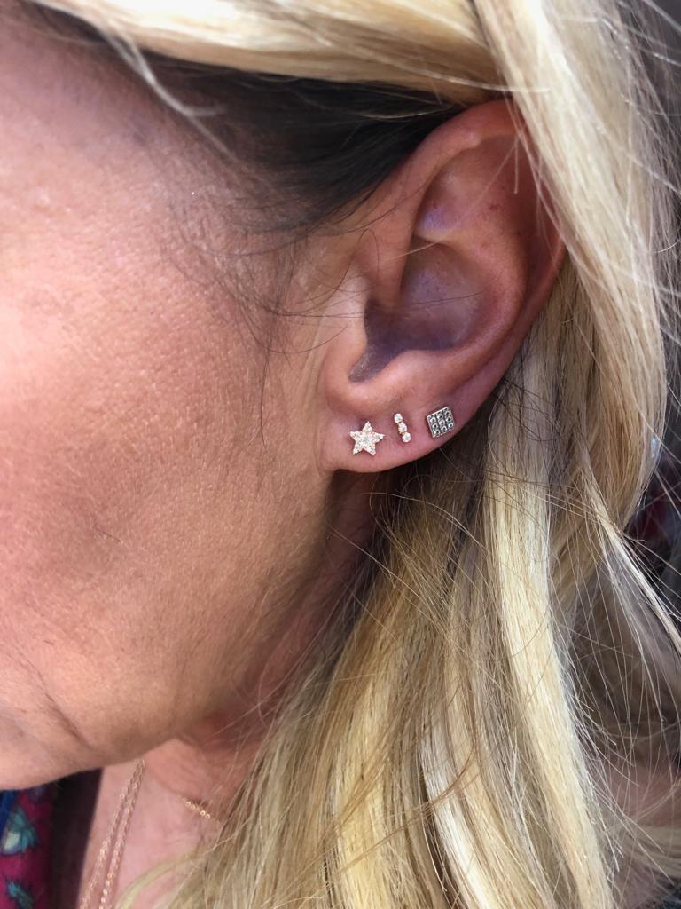 ECCE Pembe Altın  Dik 3 Pırlantalı Küpe