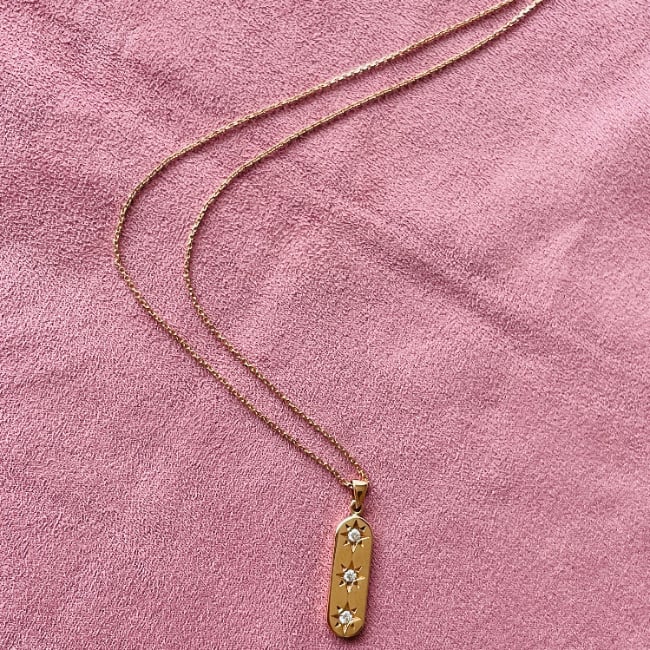 Üç Yıldızlı Pırlantalı Plaka Kolye