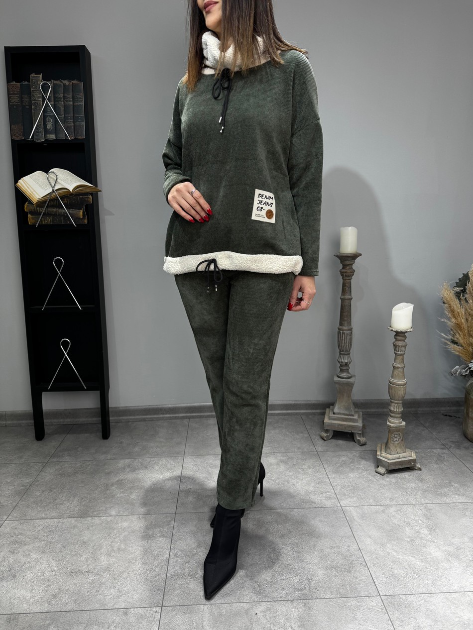 Degaje Yaka İthal Kadife Takım 2965