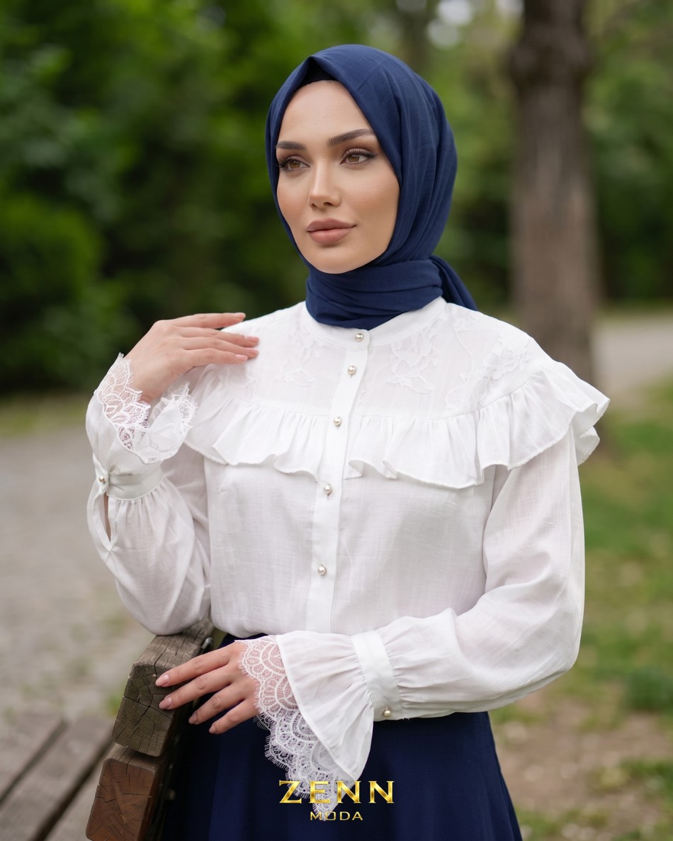 Dantel Detaylı Bluz