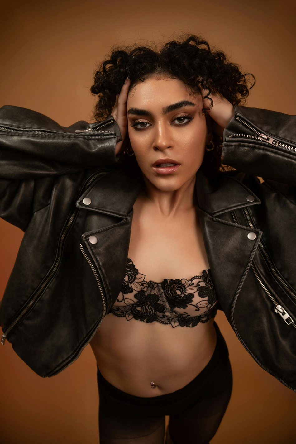 Dantel Black Rose Jartiyer Kemerli  Bralet Takımı