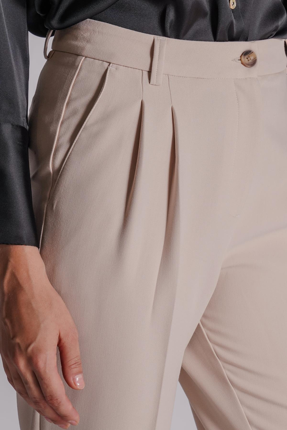  Women Side Pocket Back Pocket Elastic Waist Pleated Slim Fit Pants  Stone