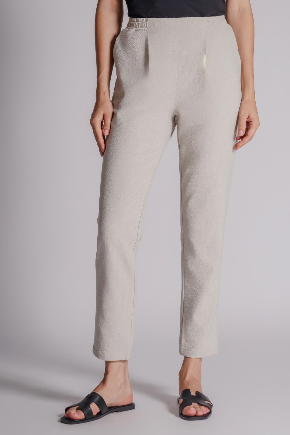  Women Side Pocket Elastic Waist Pleated Slim Fit Jogger Pants  Beige