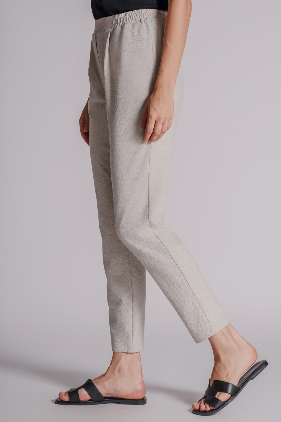  Women Side Pocket Elastic Waist Pleated Slim Fit Jogger Pants  Beige