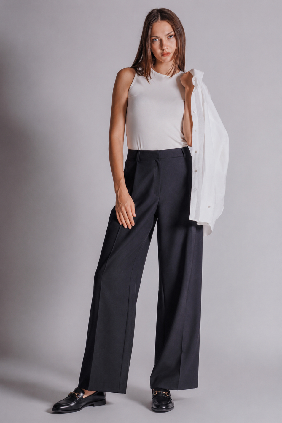 Kadın Yandan Cepli Fermuar ve Agraf Kapamalı Relaxed Fit Pantolon Siyah
