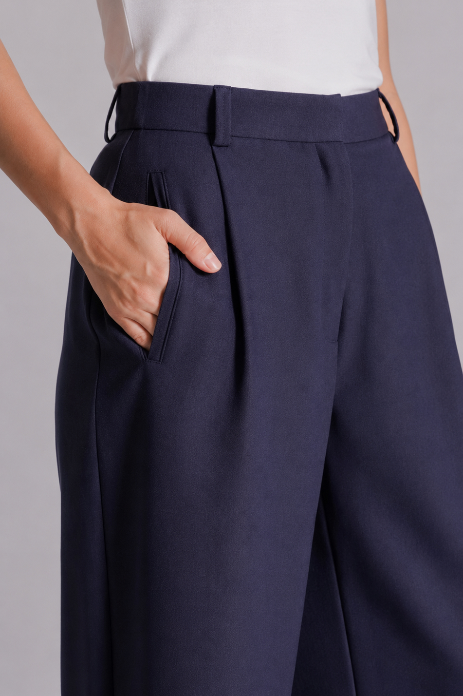Kadın Yandan Cepli Fermuar ve Agraf Kapamalı Relaxed Fit Pantolon Lacivert