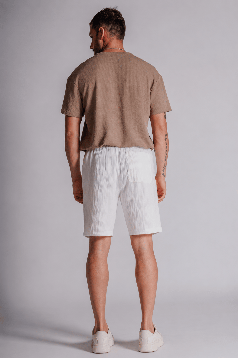 Erkek Yandan Cepli Beli Lastikli  Dokulu Kumaş Relaxed Fit Jogger Şort Ekru